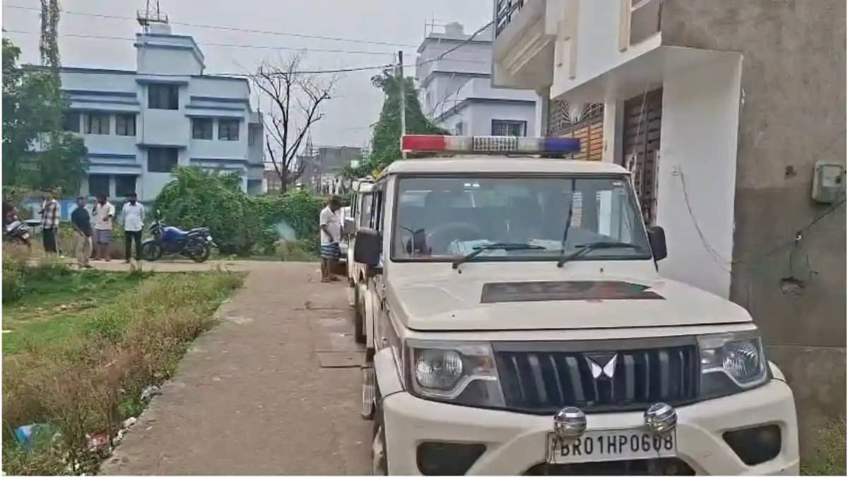 गया में लड्डू व्यवसायी के घर डकैती, विरोध करने पर महिला पर फ गया में लड्डू व्यवसायी के घर डकैती, विरोध करने पर महिला पर फ