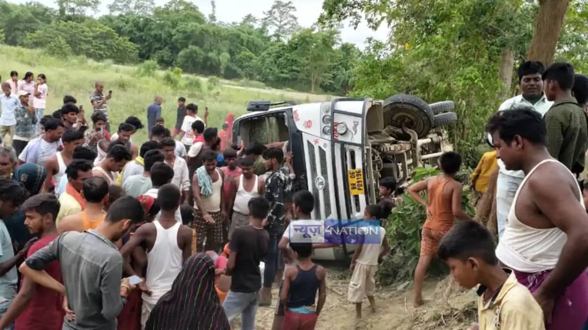 bus going from Motihari to Sitamarhi overturned bus going from Motihari to Sitamarhi overturned