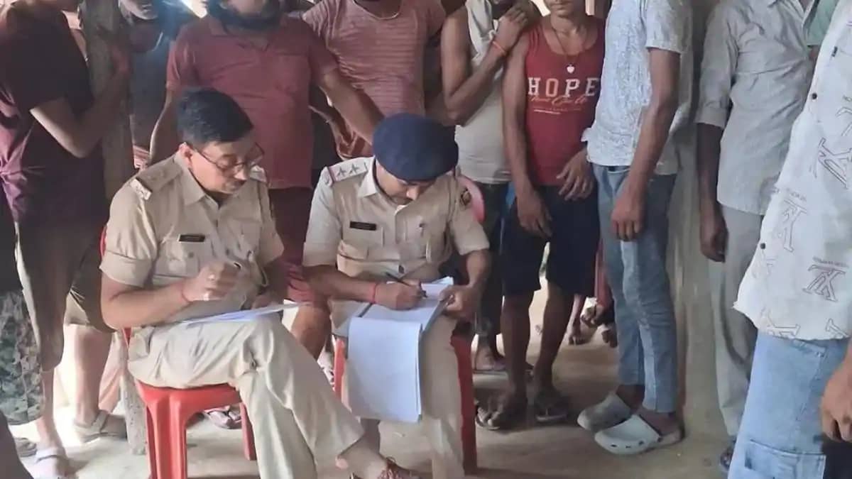 इंटर की छात्रा की संदिग्ध परिस्थितियों में मौत : घर के अंदर इंटर की छात्रा की संदिग्ध परिस्थितियों में मौत : घर के अंदर