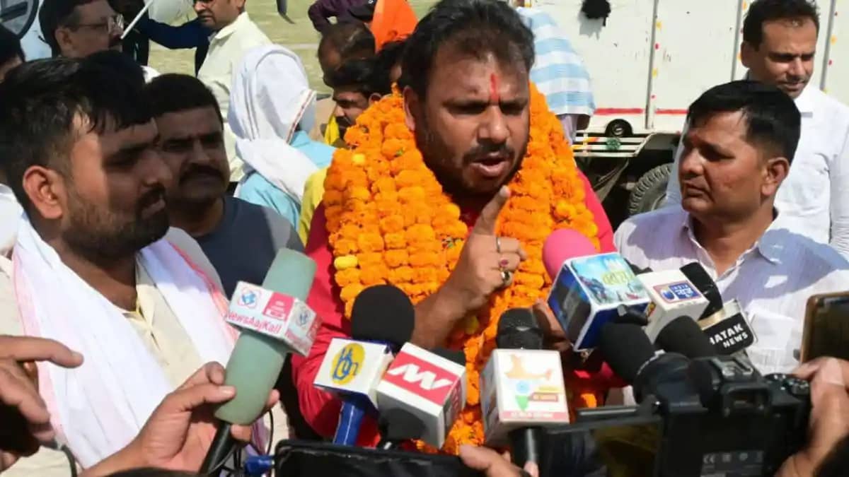 भरत भूषण तिवारी एनकाउंटर प्रकरण: विश्वामित्र सेना ने की उच्च भरत भूषण तिवारी एनकाउंटर प्रकरण: विश्वामित्र सेना ने की उच्च