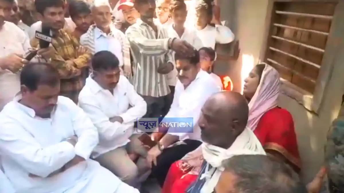Bihar News : औरंगाबाद में किशोरी की मौत के बाद परिजनों से मि Bihar News : औरंगाबाद में किशोरी की मौत के बाद परिजनों से मि