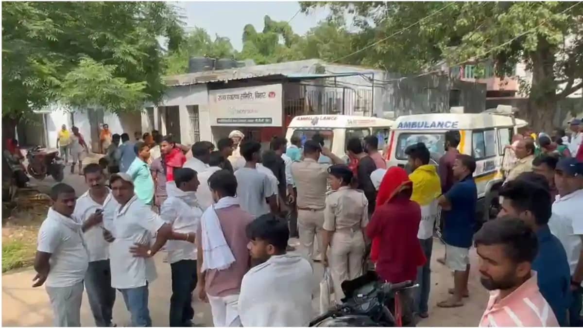 नवादा में भीषण सड़क हादसा: तेज रफ्तार ट्रक ने मनरेगा के डाटा नवादा में भीषण सड़क हादसा: तेज रफ्तार ट्रक ने मनरेगा के डाटा