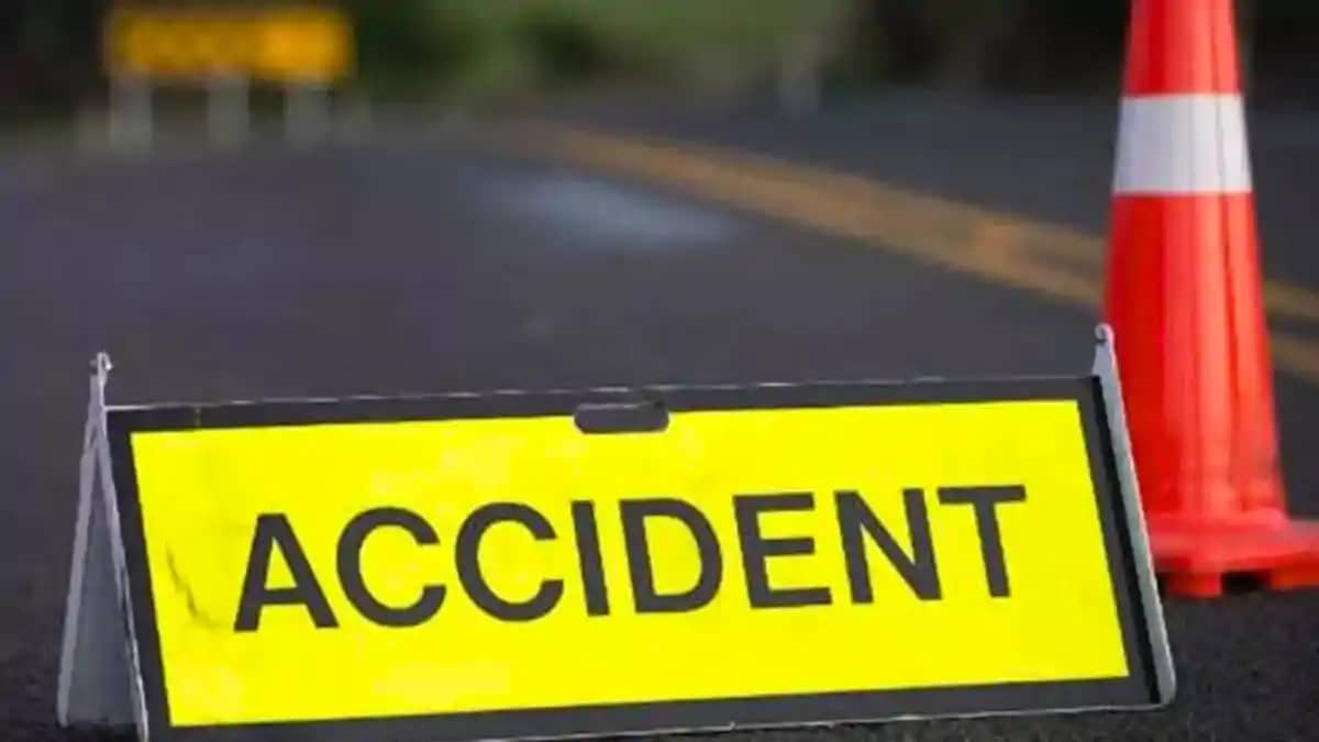 Bihar Road Accident : खगड़िया में अनियंत्रित ट्रक ने ऑटो को Bihar Road Accident : खगड़िया में अनियंत्रित ट्रक ने ऑटो को