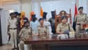 वैशाली में सीएसपी से लूट का खुलासा: पुलिस पर फायरिंग करने वाले 5 अपराधी गिरफ्तार, हथियार और नकदी बरामद वैशाली में सीएसपी से लूट का खुलासा: पुलिस पर फायरिंग करने वाले 5 अपराधी गिरफ्तार, हथियार और नकदी बरामद
