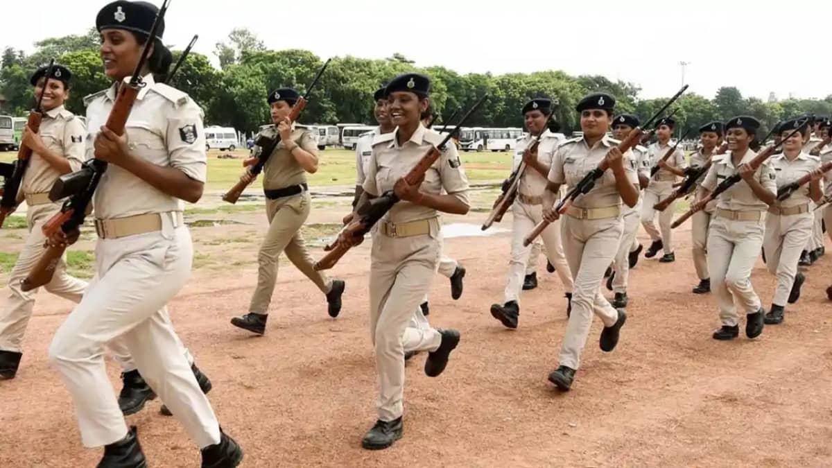 Bihar News : बक्सर में महिला पुलिसकर्मियों को मिलेगी रहने की Bihar News : बक्सर में महिला पुलिसकर्मियों को मिलेगी रहने की