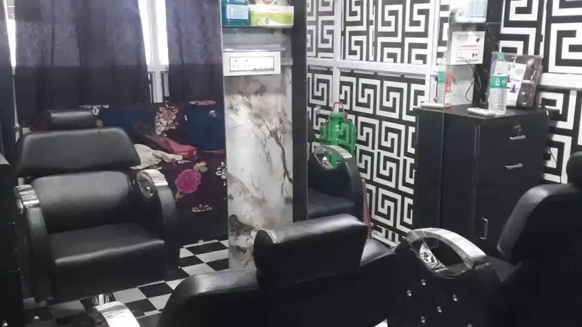 salon in railway station -अब रेलवे प्लेटफॉर्म पर ही देगी शे salon in railway station -अब रेलवे प्लेटफॉर्म पर ही देगी शे
