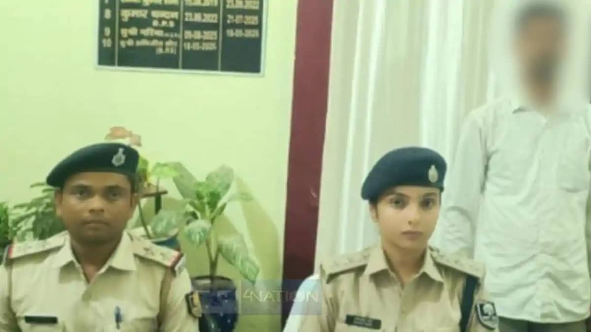 Bihar News: जिसे 4 साल पहले मान लिया था मृत, अचानक जिंदा पहु Bihar News: जिसे 4 साल पहले मान लिया था मृत, अचानक जिंदा पहु