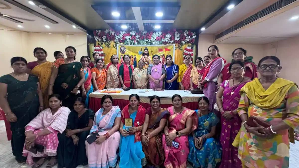 स्वर्ण महिला समिति ने परशुराम जयंती पर आयोजित किया विशेष कार स्वर्ण महिला समिति ने परशुराम जयंती पर आयोजित किया विशेष कार