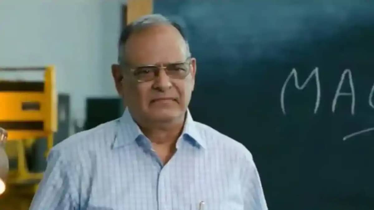 कहना क्या चाहते हो! थ्री इडियट्स में प्रोफेसर बने अच्युत पोत कहना क्या चाहते हो! थ्री इडियट्स में प्रोफेसर बने अच्युत पोत