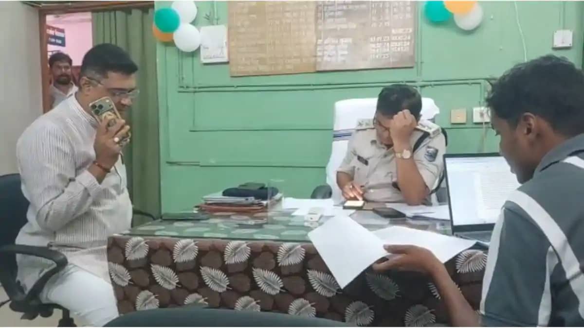 बदमाशों ने कांग्रेस नेता की गाड़ी से उड़ाया लाखों का सामान, बदमाशों ने कांग्रेस नेता की गाड़ी से उड़ाया लाखों का सामान,