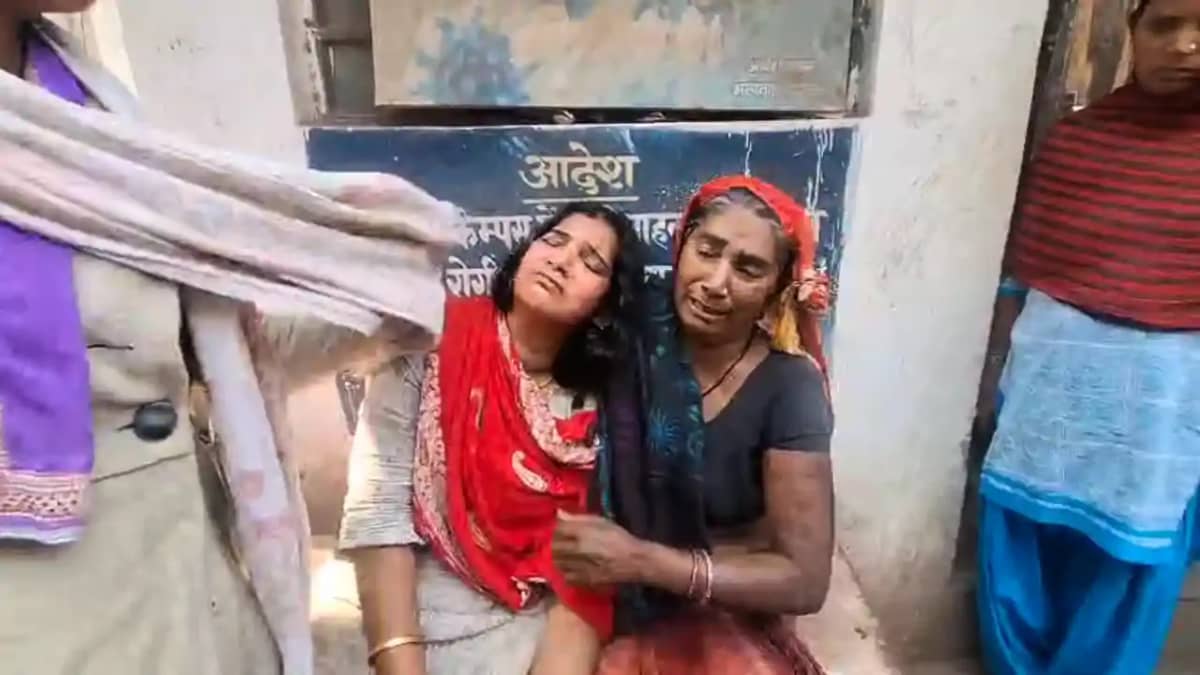 Bihar News : मुंगेर में बकाया पैसे मांगने पर टेंट कर्मी की द Bihar News : मुंगेर में बकाया पैसे मांगने पर टेंट कर्मी की द