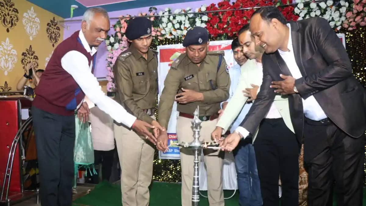 Bihar News : जमुई के सिकंदरा में टी आर नारायण हेरिटेज स्कूल Bihar News : जमुई के सिकंदरा में टी आर नारायण हेरिटेज स्कूल