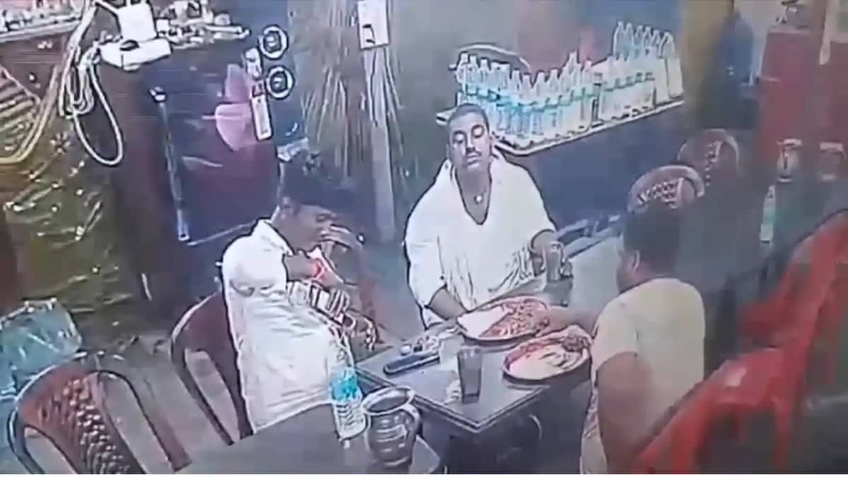 Bihar News : मुजफ्फरपुर में शराबबंदी की खुली पोल, होटल में ज Bihar News : मुजफ्फरपुर में शराबबंदी की खुली पोल, होटल में ज
