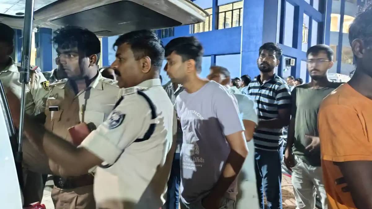 Bihar Crime News : नालंदा में सरेशाम बदमाशों ने युवक की गोली Bihar Crime News : नालंदा में सरेशाम बदमाशों ने युवक की गोली