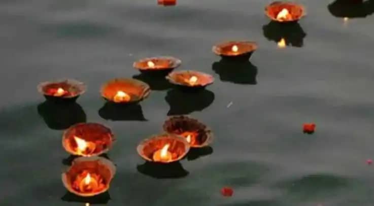पद्मपुराण में वर्णित कार्तिक दीपदान का है विशेष महत्व, जानिए पद्मपुराण में वर्णित कार्तिक दीपदान का है विशेष महत्व, जानिए