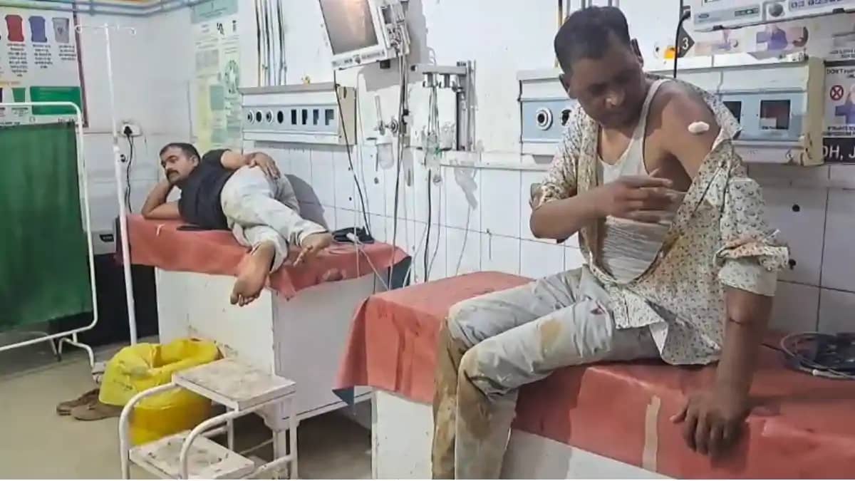 Bihar News : जमुई में छापेमारी के दौरान बिहार पुलिस पर हमला, Bihar News : जमुई में छापेमारी के दौरान बिहार पुलिस पर हमला,