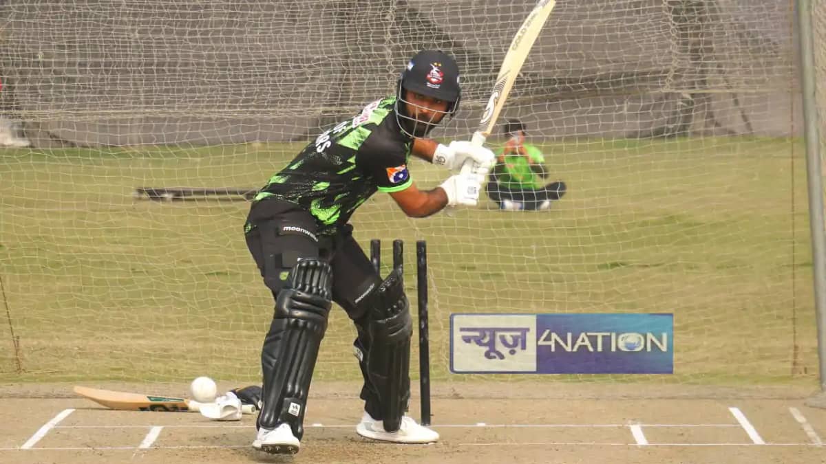 पाकिस्तान क्रिकेट टीम को बड़ा झटका! ICC चैंपियंस ट्रॉफी के श पाकिस्तान क्रिकेट टीम को बड़ा झटका! ICC चैंपियंस ट्रॉफी के श