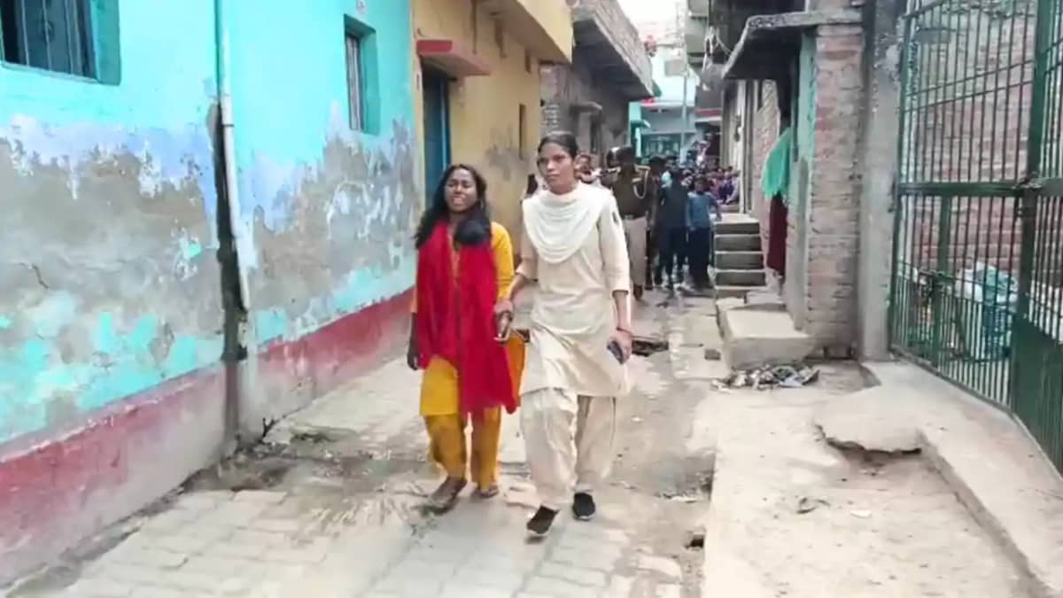 Bihar Crime : शेखपुरा में बच्चा चोरी के आरोप में ग्रामीणों न Bihar Crime : शेखपुरा में बच्चा चोरी के आरोप में ग्रामीणों न