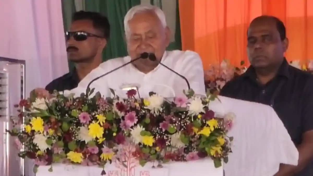 औरंगाबाद को सीएम नीतीश की बड़ी सौगात: देव में बनेगा मेडिकल क औरंगाबाद को सीएम नीतीश की बड़ी सौगात: देव में बनेगा मेडिकल क