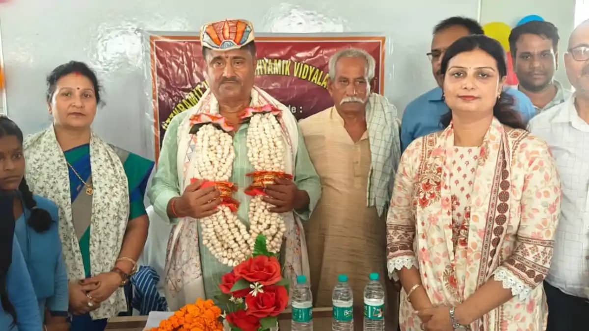 मॉडल स्कूल के विकास पर कांटी विधायक गंभीर: 1.63 करोड़ की लाग मॉडल स्कूल के विकास पर कांटी विधायक गंभीर: 1.63 करोड़ की लाग
