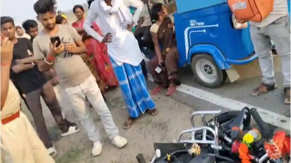 ट्रैक्टर और बाइक की आमने-सामने की टक्कर में दो युवकों की मौक ट्रैक्टर और बाइक की आमने-सामने की टक्कर में दो युवकों की मौक