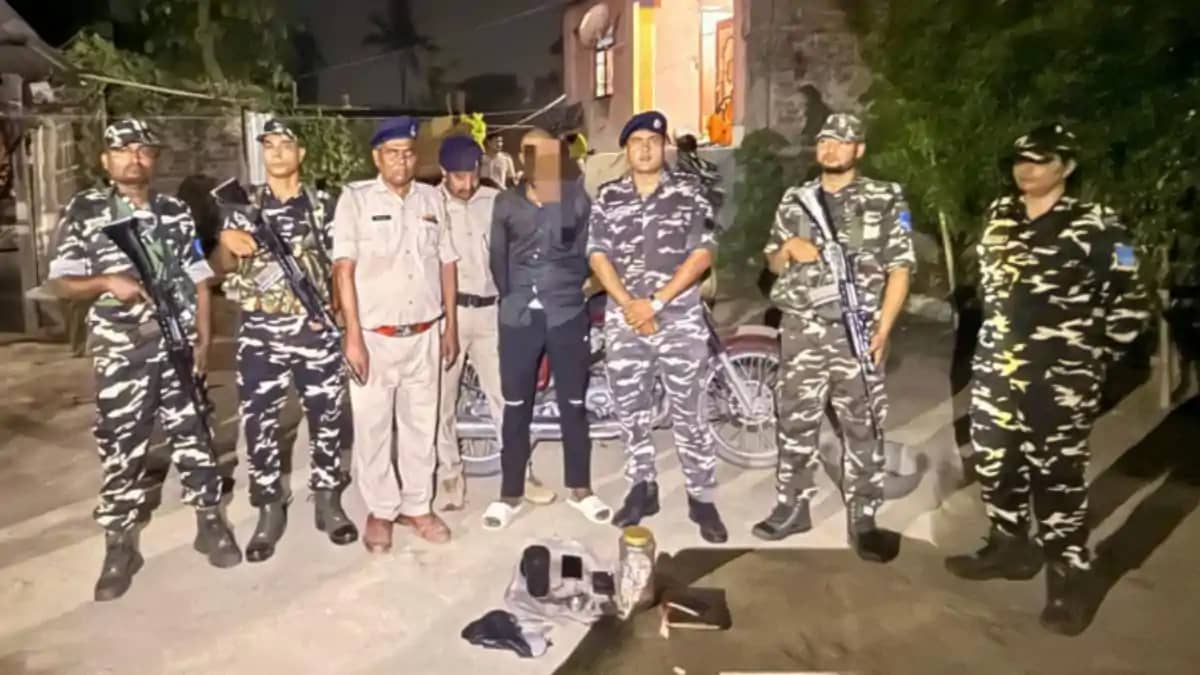 SSB और बिहार पुलिस की बड़ी कार्रवाई : हथियार और ब्राउन शुगर SSB और बिहार पुलिस की बड़ी कार्रवाई : हथियार और ब्राउन शुगर