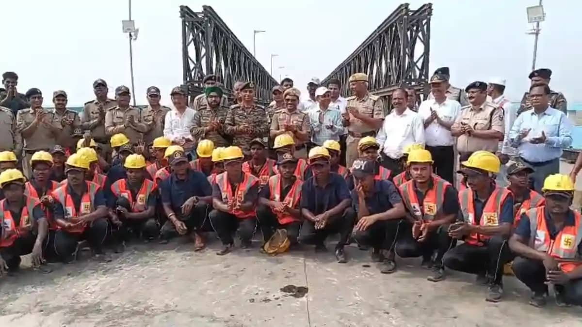 Bihar News : भागलपुर में विक्रमशिला सेतु पर युद्धस्तर पर जार Bihar News : भागलपुर में विक्रमशिला सेतु पर युद्धस्तर पर जार