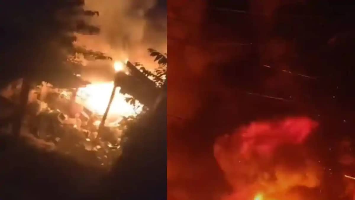 Bihar Fire:पटाखों की चिंगारी से कबाड़ी की दुकान में भीषण आग, Bihar Fire:पटाखों की चिंगारी से कबाड़ी की दुकान में भीषण आग,