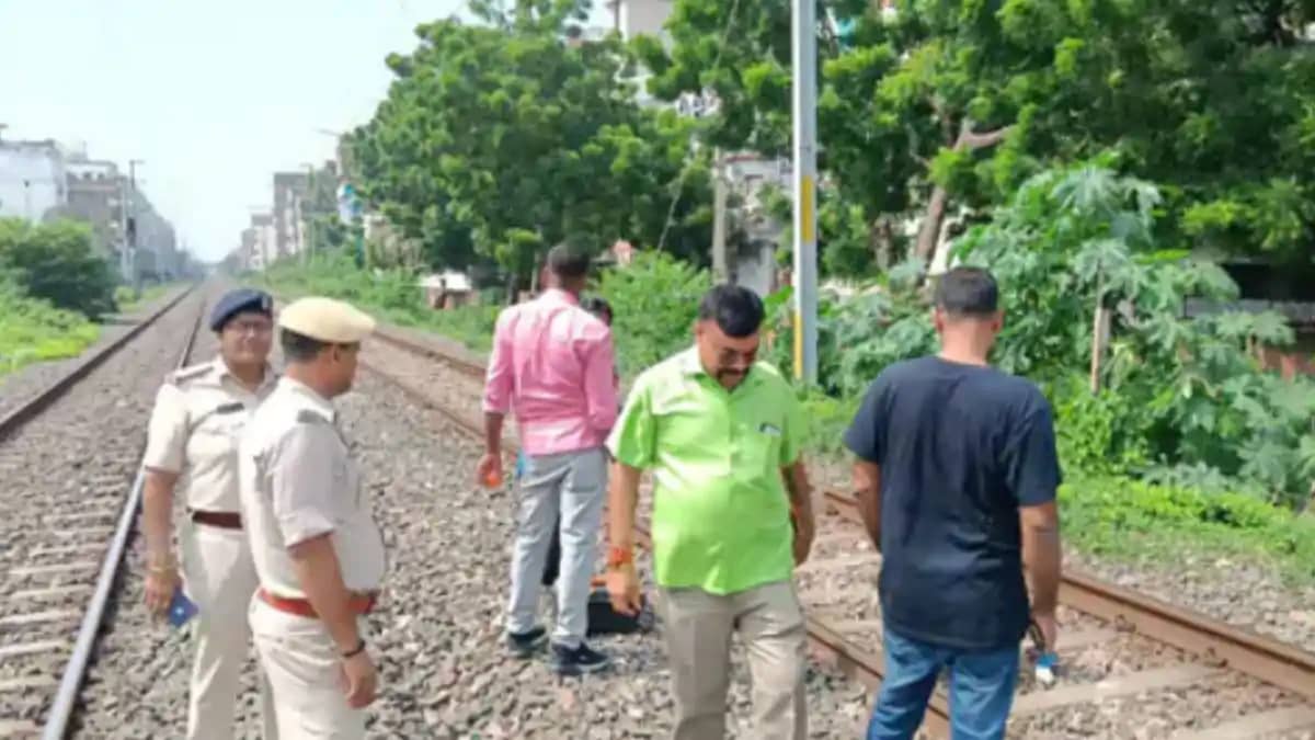 Patna News: पटना में डबल डेथ मिस्ट्री, 9 दिन बाद भी युवक की Patna News: पटना में डबल डेथ मिस्ट्री, 9 दिन बाद भी युवक की