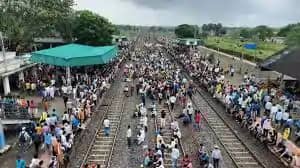 कुड़मी आंदोलन ने थाम दी रेलवे की रफ्तार, रांची-नई दिल्ली राज कुड़मी आंदोलन ने थाम दी रेलवे की रफ्तार, रांची-नई दिल्ली राज