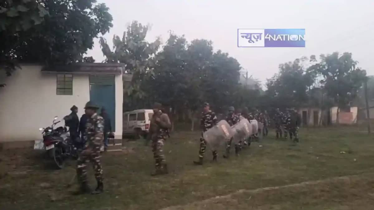 Bihar News : पुलिस कस्टडी में नशेड़ी की मौत के बाद लोगों ने ज Bihar News : पुलिस कस्टडी में नशेड़ी की मौत के बाद लोगों ने ज
