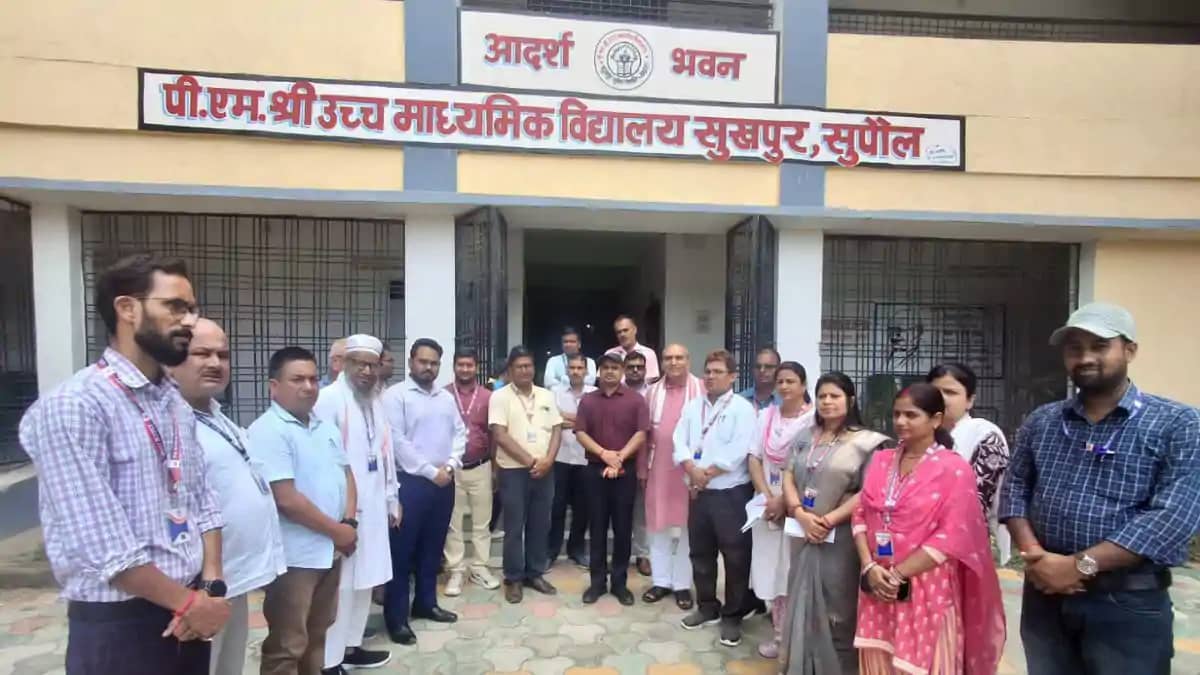 सुखपुर के PM श्री +2 स्कूल में साइबर जागरूकता कार्यक्रम : DM सुखपुर के PM श्री +2 स्कूल में साइबर जागरूकता कार्यक्रम : DM