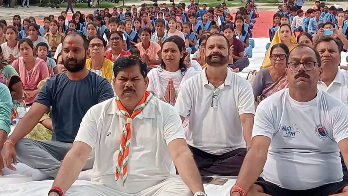 सुपौल में अंतर्राष्ट्रीय योग दिवस की धूम: शिक्षा मंत्री मिथल सुपौल में अंतर्राष्ट्रीय योग दिवस की धूम: शिक्षा मंत्री मिथल