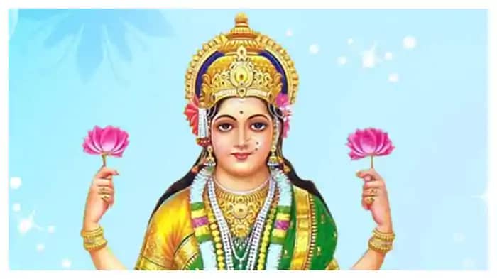 Deepawali 2024: दीपावली पर मां लक्ष्मी की रात में क्यों होती Deepawali 2024: दीपावली पर मां लक्ष्मी की रात में क्यों होती