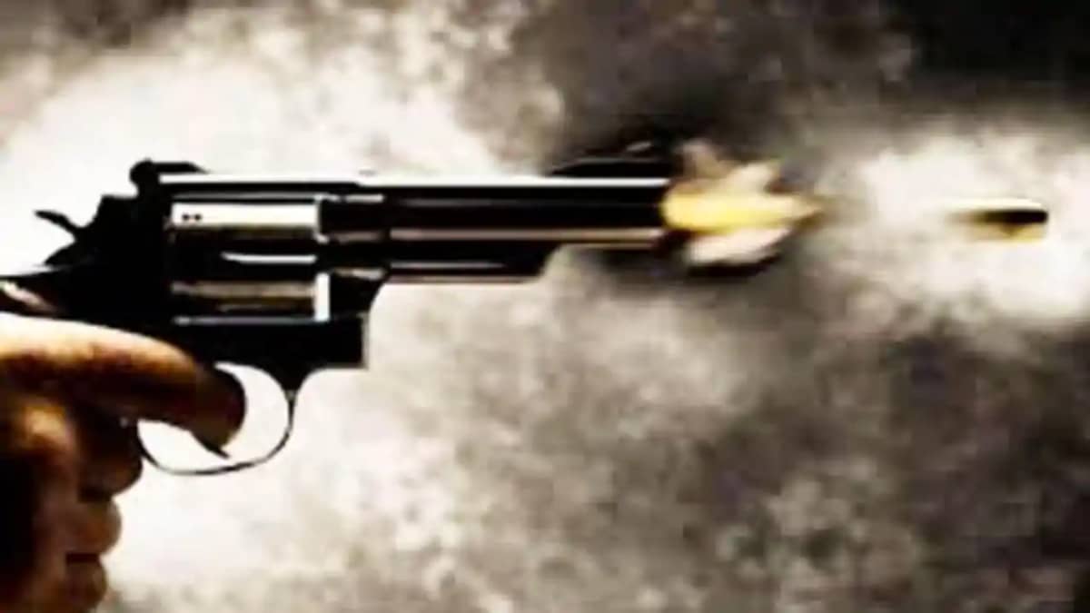 Bihar News : सासाराम में बदमाशों ने गोली मारकर स्वर्ण व्यवसा Bihar News : सासाराम में बदमाशों ने गोली मारकर स्वर्ण व्यवसा