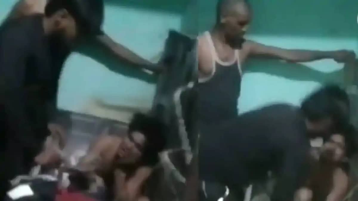 खुला संदूक निकला बिना कपड़ों के......महिला ने फोन करके जानू क खुला संदूक निकला बिना कपड़ों के......महिला ने फोन करके जानू क