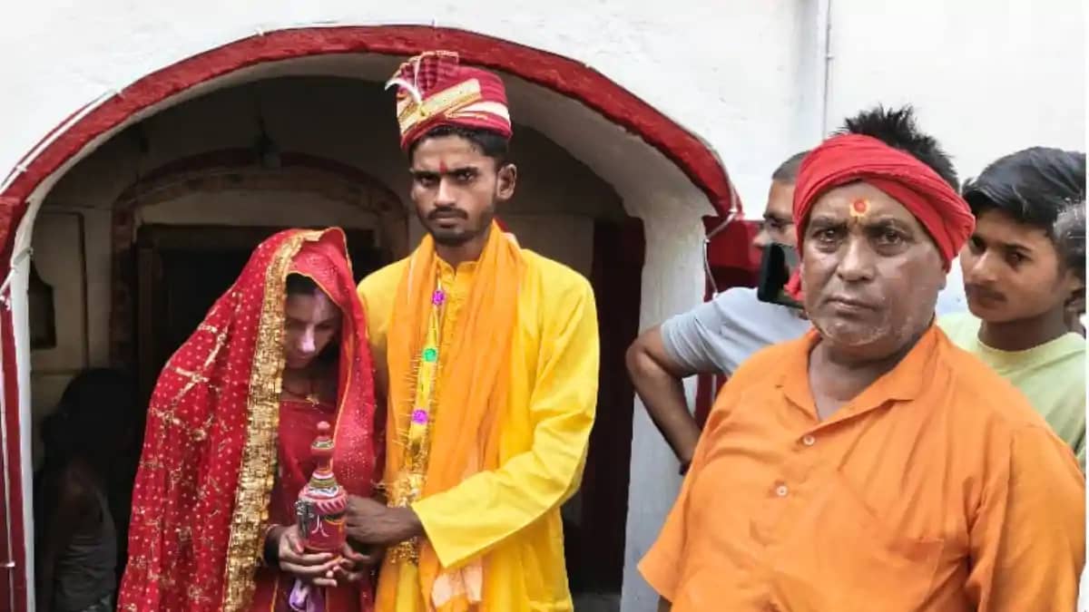 Bihar News : मोतिहारी में आधी रात को प्रेमिका से मिलने पहुँच Bihar News : मोतिहारी में आधी रात को प्रेमिका से मिलने पहुँच
