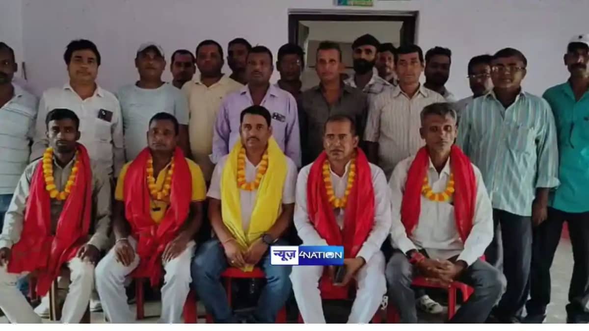 BIhar News: 102 एम्बुलेंस कर्मियों की नई कमेटी गठित, अमित कु BIhar News: 102 एम्बुलेंस कर्मियों की नई कमेटी गठित, अमित कु