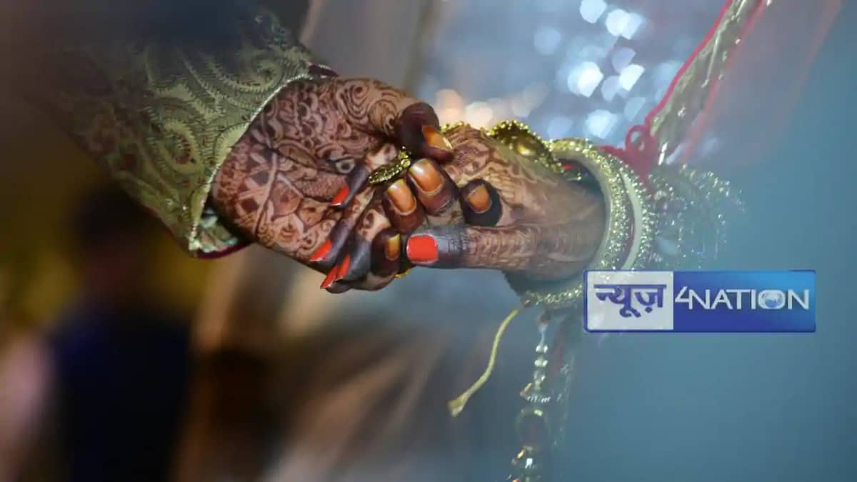 सोशल मीडिया प्लेटफॉर्म इंस्टाग्राम पर लव स्टोरी की हुई शुरुआ सोशल मीडिया प्लेटफॉर्म इंस्टाग्राम पर लव स्टोरी की हुई शुरुआ