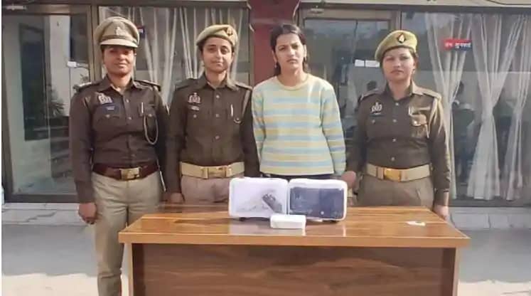 हनीट्रैप क्वीन: सीओ और दारोगा भी नहीं बच पाए इस हसीना के जाल हनीट्रैप क्वीन: सीओ और दारोगा भी नहीं बच पाए इस हसीना के जाल