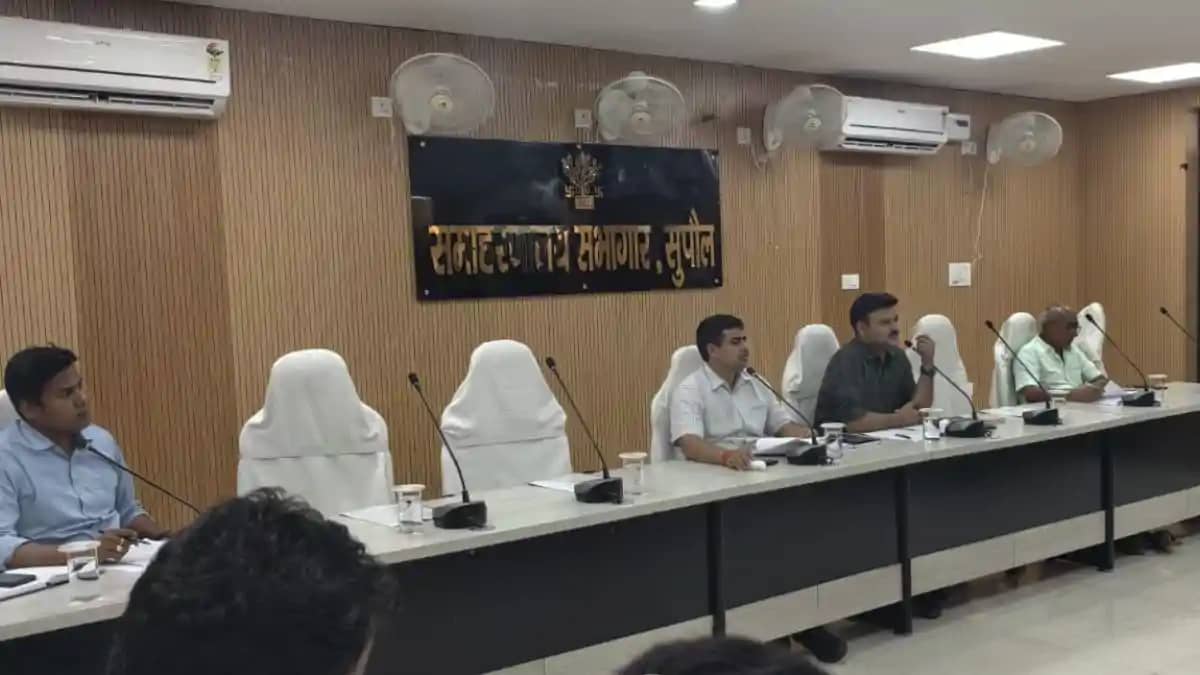 सिपाही भर्ती परीक्षा को लेकर प्रशासन अलर्ट : मुन्नाभाइयों और सिपाही भर्ती परीक्षा को लेकर प्रशासन अलर्ट : मुन्नाभाइयों और
