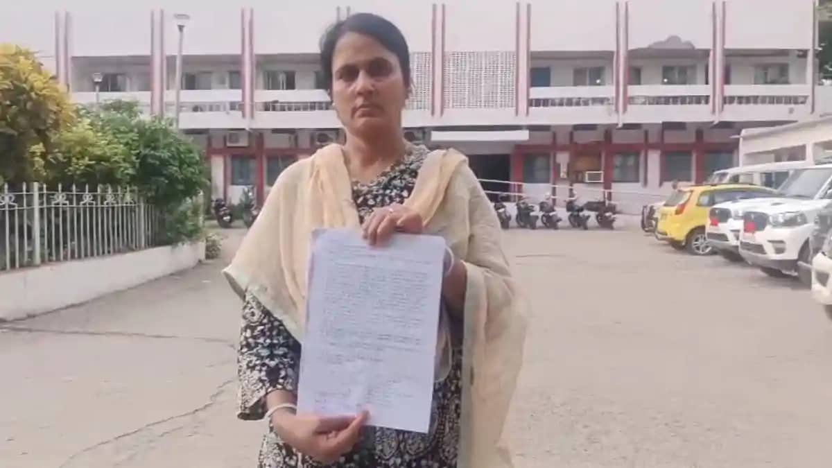 गयाजी में कोयला कारोबारी पर रंगदारी और धमकी का आरोप, पीड़िता गयाजी में कोयला कारोबारी पर रंगदारी और धमकी का आरोप, पीड़िता