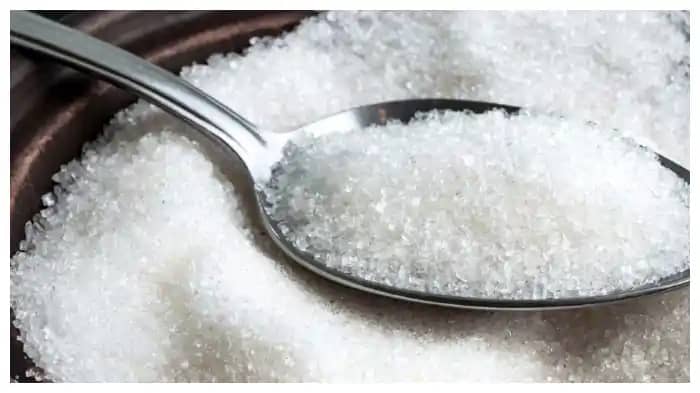 Health Tips: चीनी डाइट का अहम हिस्सा, ज्यादा मात्रा बढ़ाएगी Health Tips: चीनी डाइट का अहम हिस्सा, ज्यादा मात्रा बढ़ाएगी