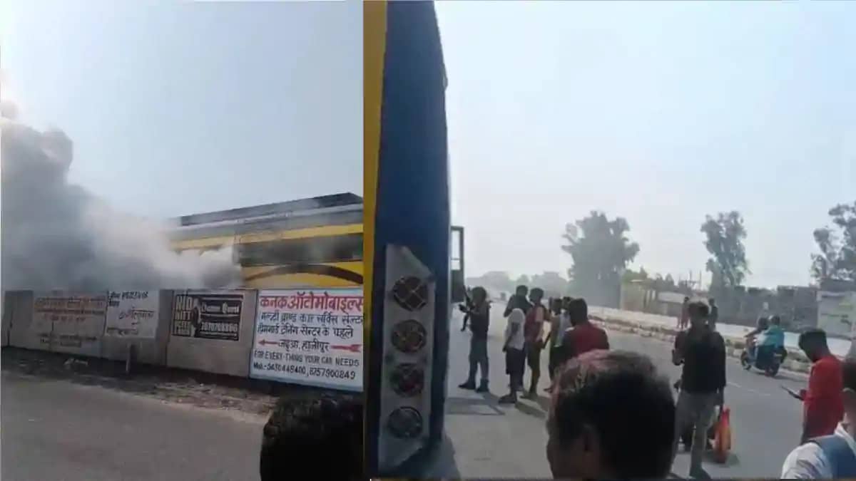 Smoke in Moving Bus on Hajipur Patna Highway Sparks Panic Smoke in Moving Bus on Hajipur Patna Highway Sparks Panic