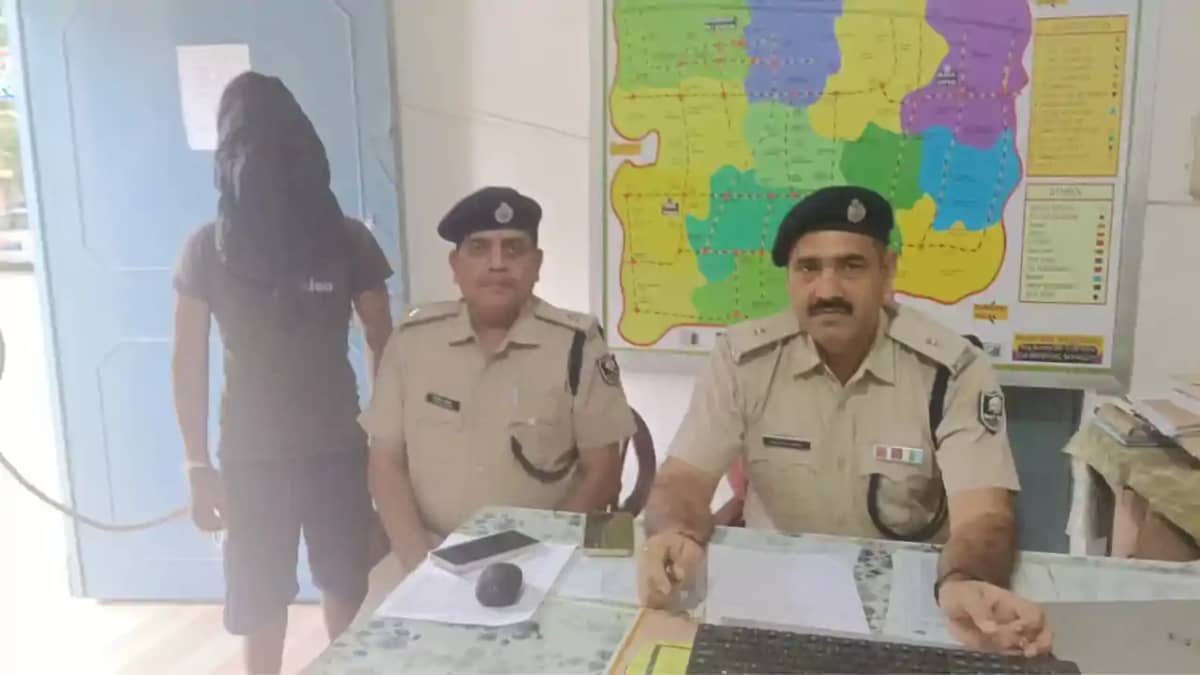 Bihar News : सारण में खूनी रंजिश, लड़की से बातचीत के विवाद म Bihar News : सारण में खूनी रंजिश, लड़की से बातचीत के विवाद म