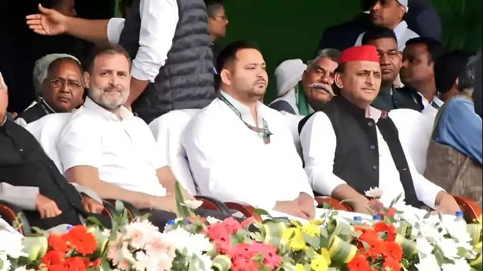 Bihar Election: अखिलेश यादव की एंट्री से बदलेगा बिहार का सिय Bihar Election: अखिलेश यादव की एंट्री से बदलेगा बिहार का सिय