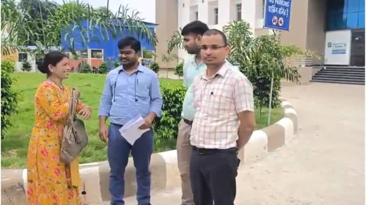 Munger News : मिष्टान भंडार में काम कर रहे 5 बाल मजदूरों को Munger News : मिष्टान भंडार में काम कर रहे 5 बाल मजदूरों को