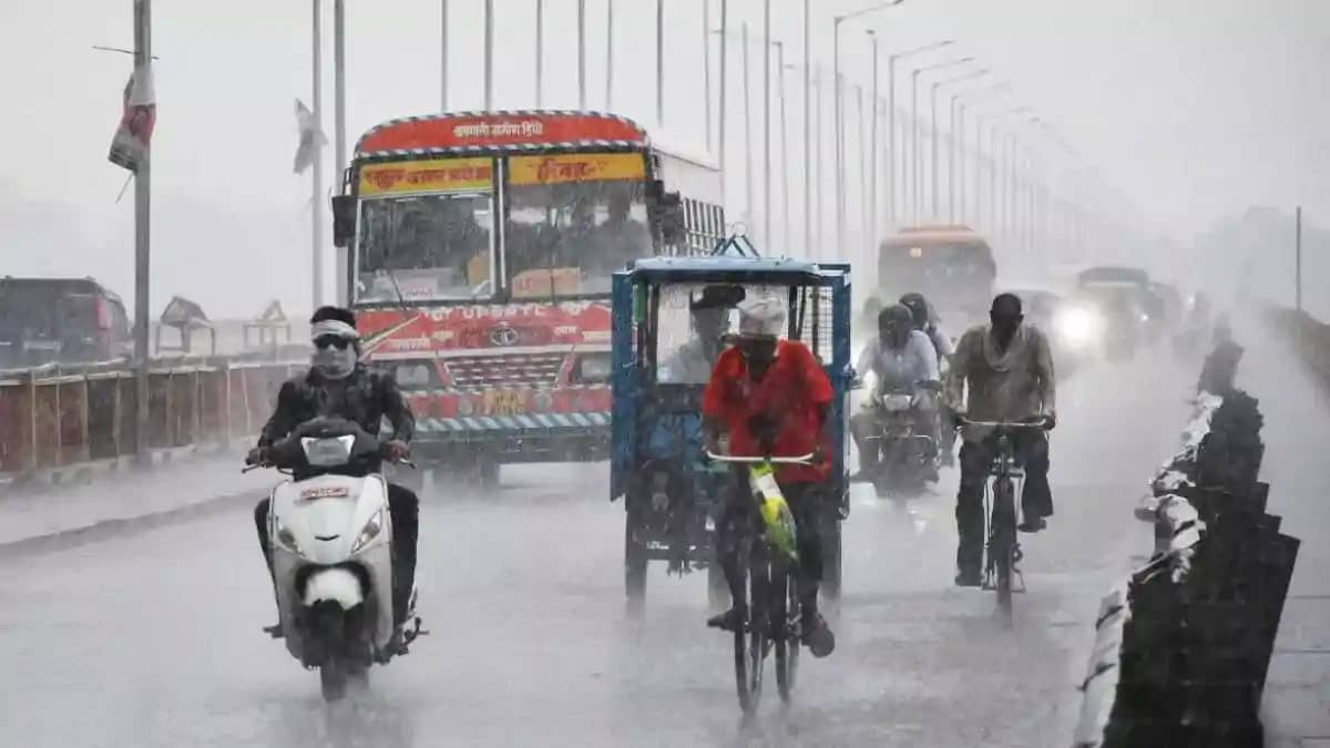 UP Weather: उत्तर प्रदेश में बदला मौसम का मिजाज, कई जिलों मे UP Weather: उत्तर प्रदेश में बदला मौसम का मिजाज, कई जिलों मे