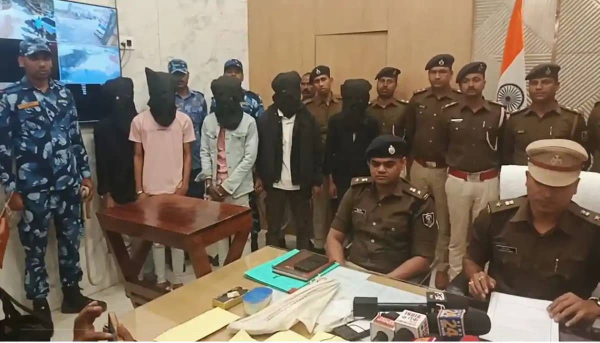 भागलपुर पुलिस का 'ऑपरेशन क्लीन': सोशल मीडिया पर हथियार लहरान भागलपुर पुलिस का 'ऑपरेशन क्लीन': सोशल मीडिया पर हथियार लहरान