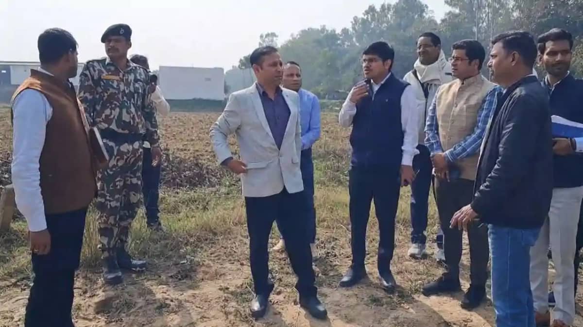 मुख्यमंत्री के संभावित दौरे को लेकर प्रशासन अलर्ट, जिलाधिकार मुख्यमंत्री के संभावित दौरे को लेकर प्रशासन अलर्ट, जिलाधिकार